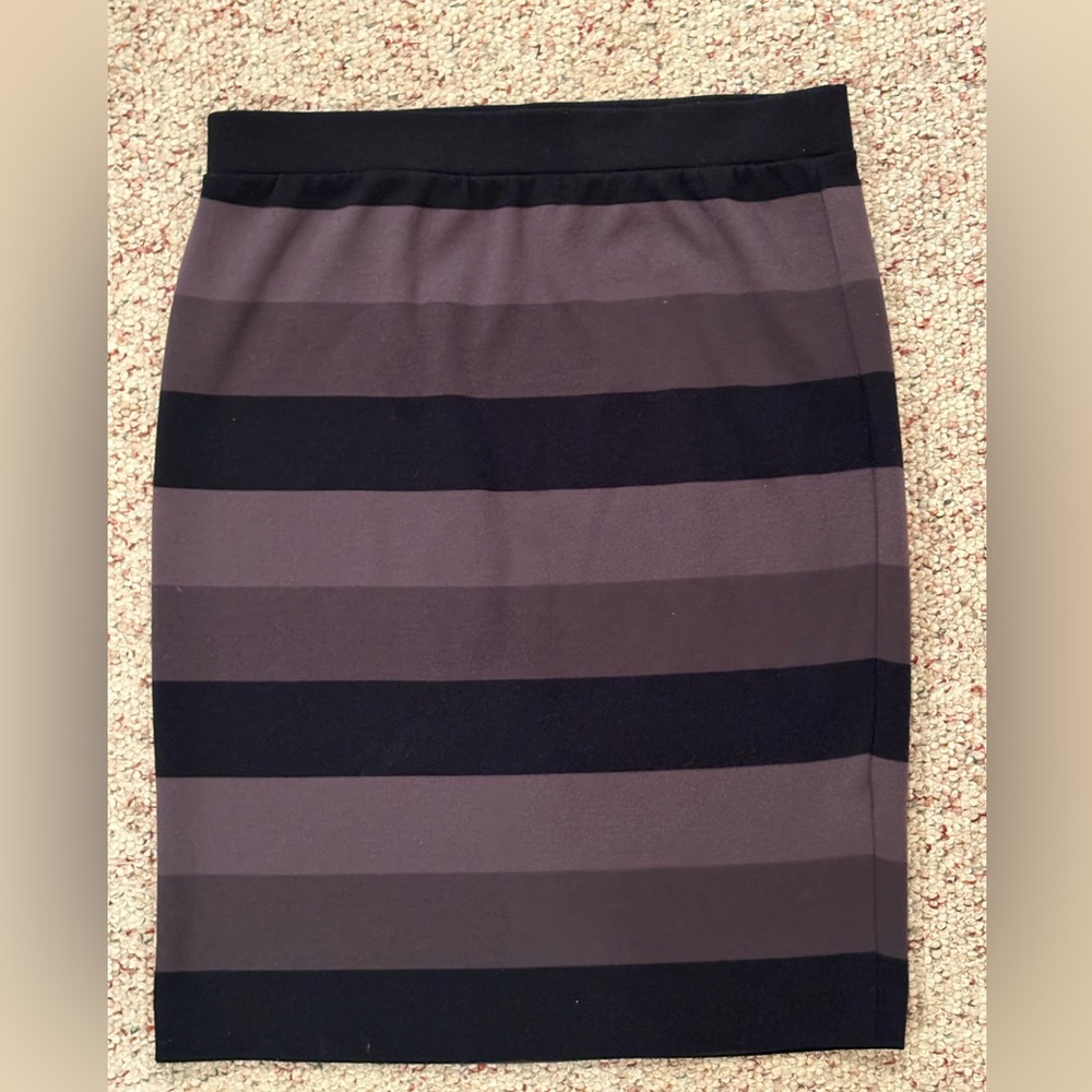 Elle Black and Gray Striped Pencil Skirt